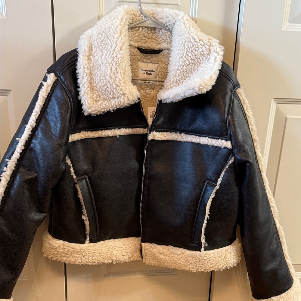 Abercrombie & Fitch Black Jacket with Cream Shearling
